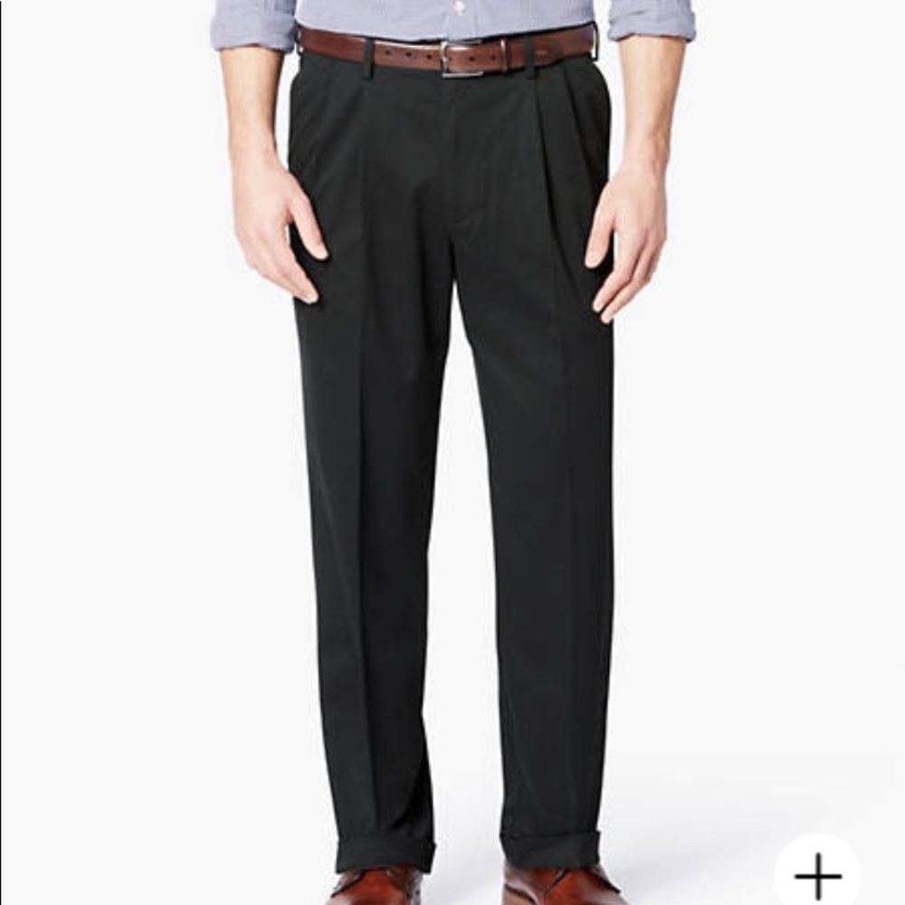 Black Pleated Cotton Dockers.